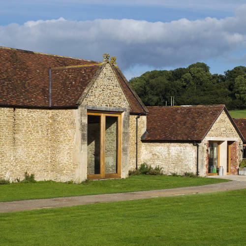 Phyllida Barlow: unscripted @Hauser & Wirth Somerset, Bruton  - GalleriesNow.net 