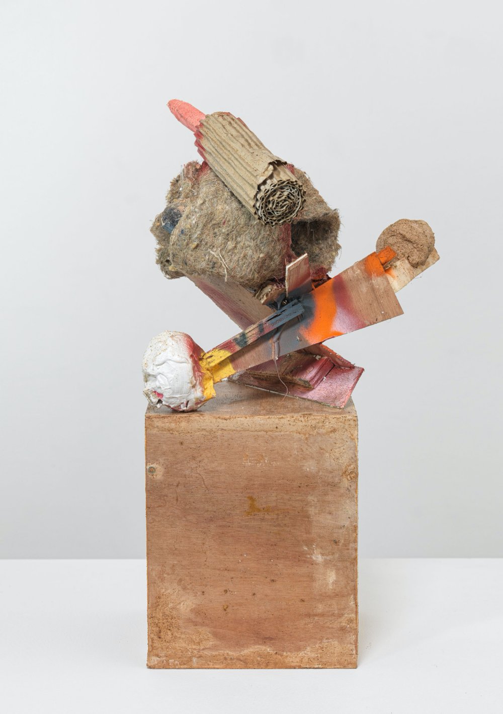 Phyllida Barlow, untitled: standup, 5, 2016