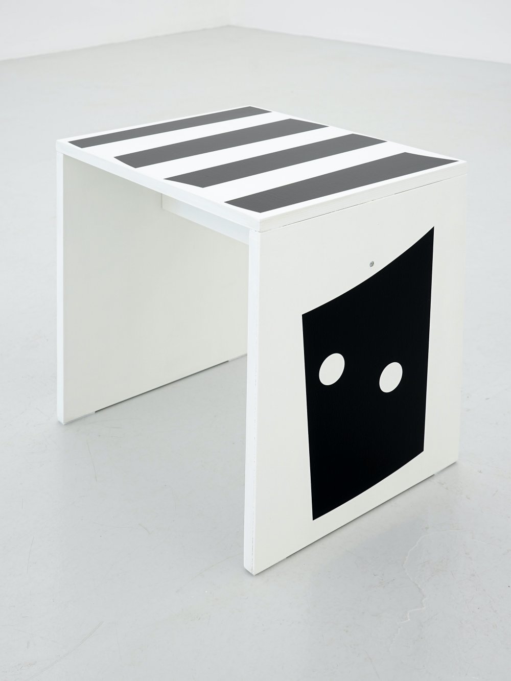 Clare Goodwin, Stool/Object, 2020