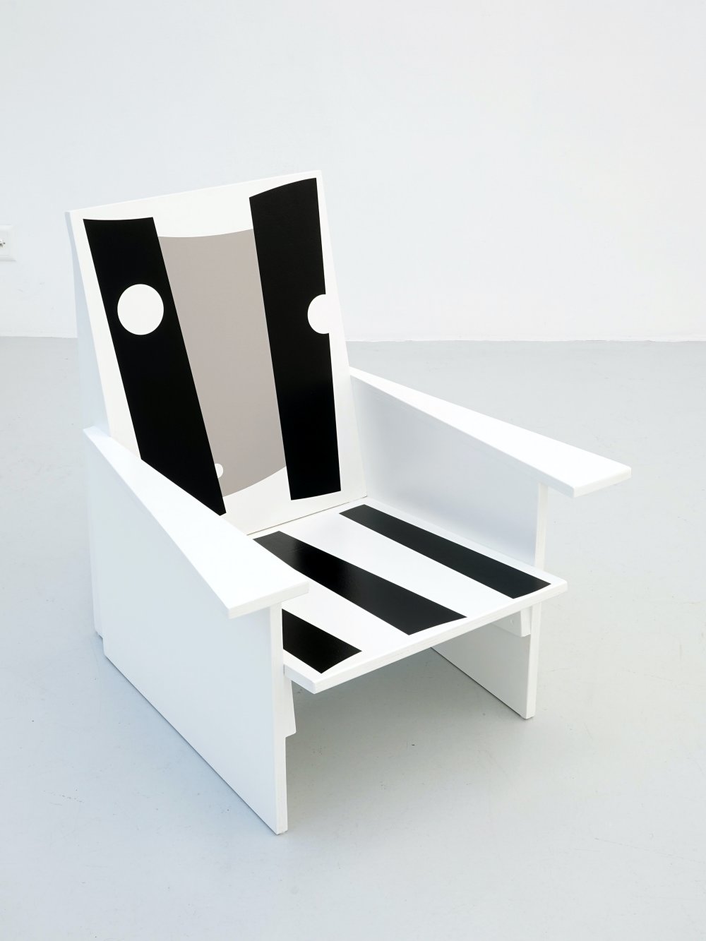 Clare Goodwin, Armchair/Object, 2020