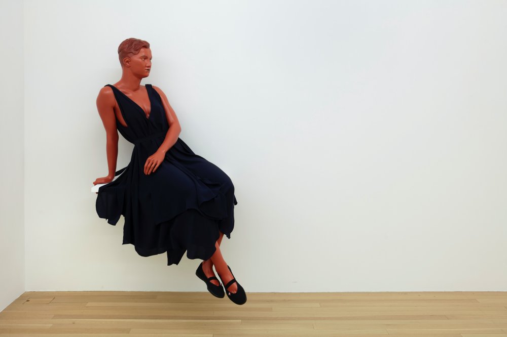 Lucy McKenzie, Sitting Mannequin (Greek pottery / Quatre Mouchoirs), 2021