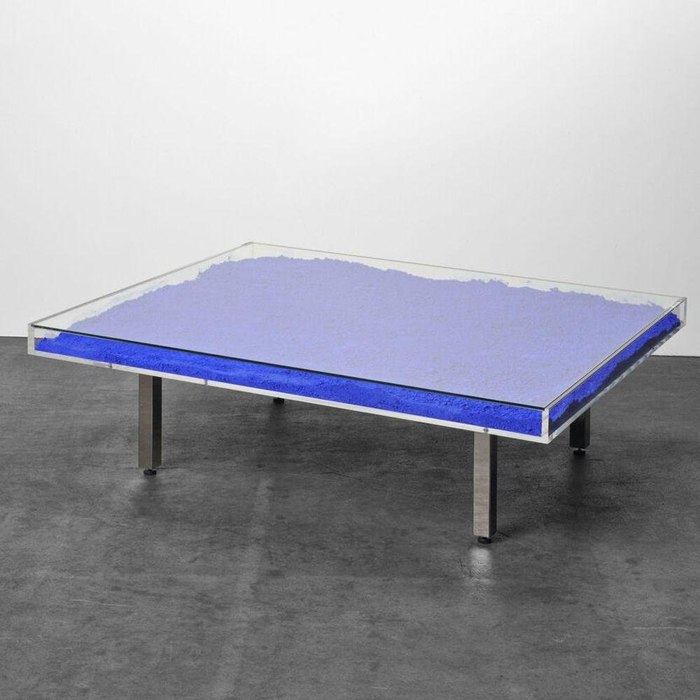 Yves Klein, Table Bleu Klein IKB, 2019