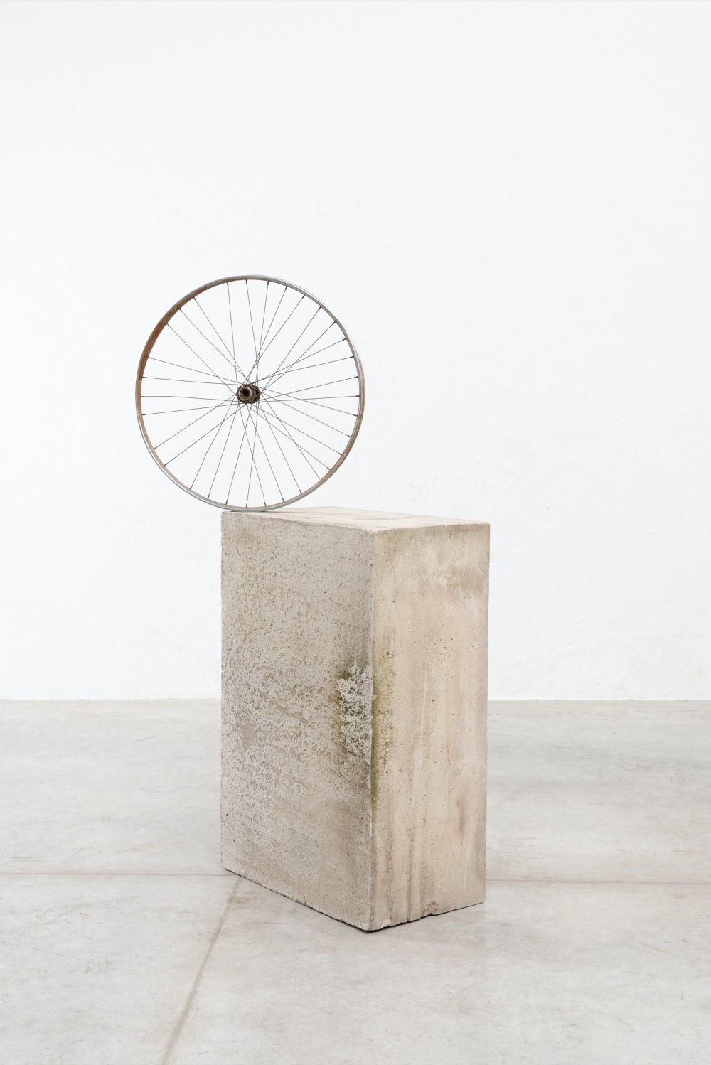 Jose Dávila, Objet du voyageur (The traveler's item), 2021