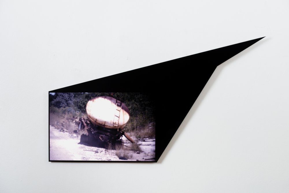 Carlos Garaicoa, Esquirlas (I), 2019