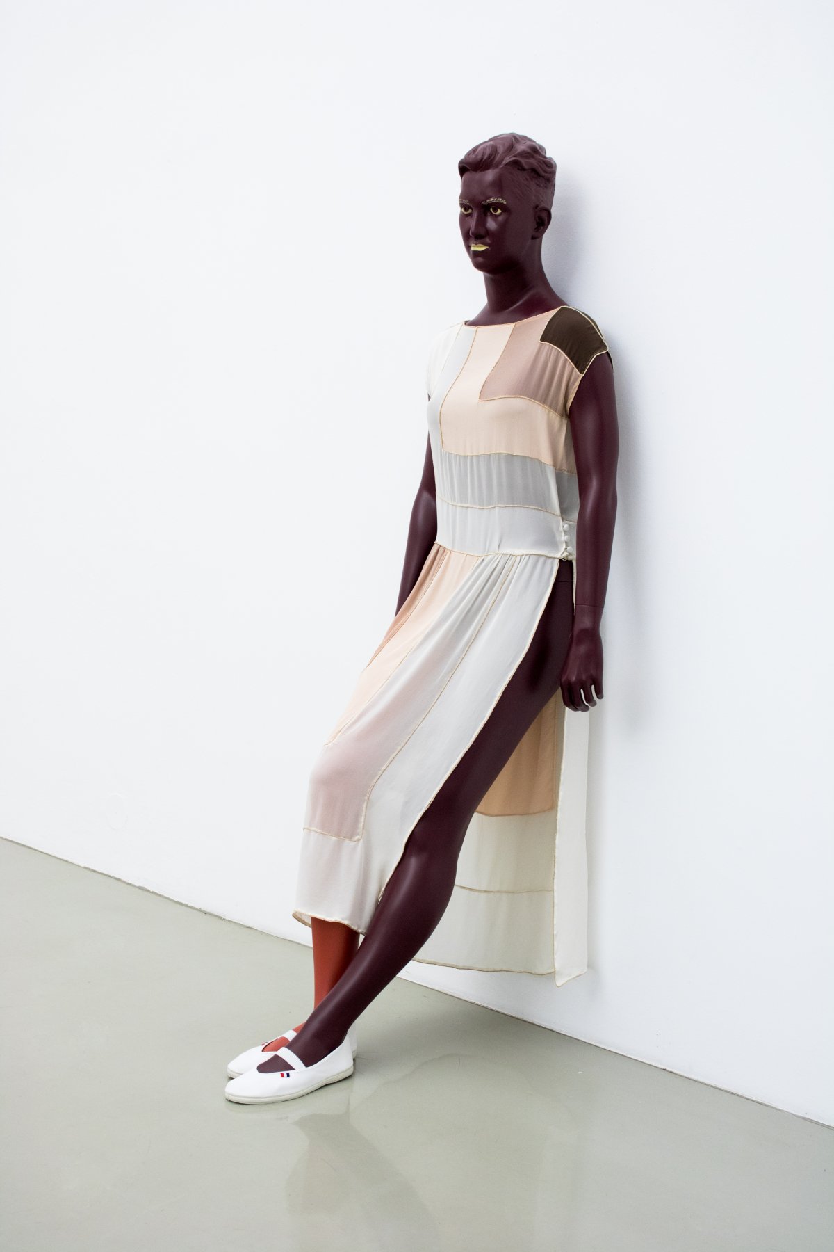 Lucy McKenzie, Leaning Mannequin (Roman Statue / l’Orage), 2021