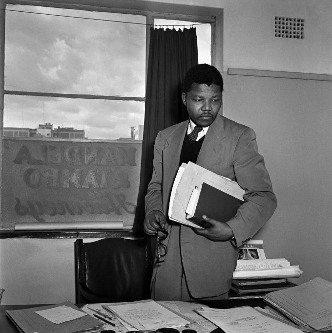 Jürgen Schadeberg, Mandela Law Office, 1952
