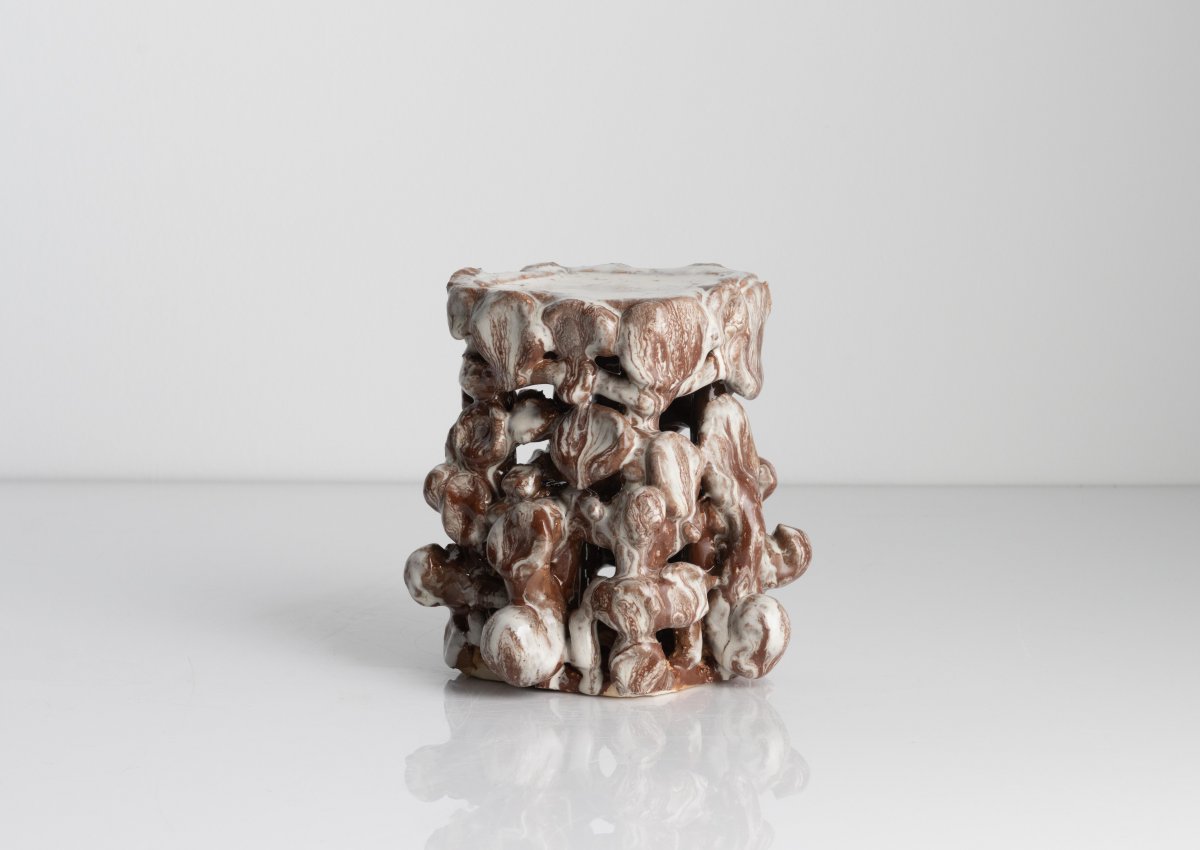 Zimra Beiner, Model Stand, 2022