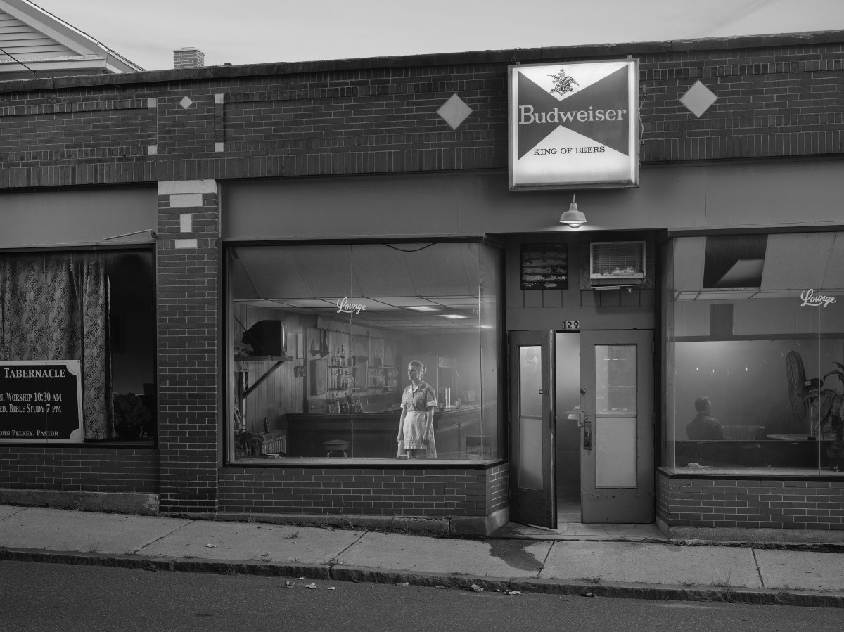 Gregory Crewdson, The Lounge, 2021-2022