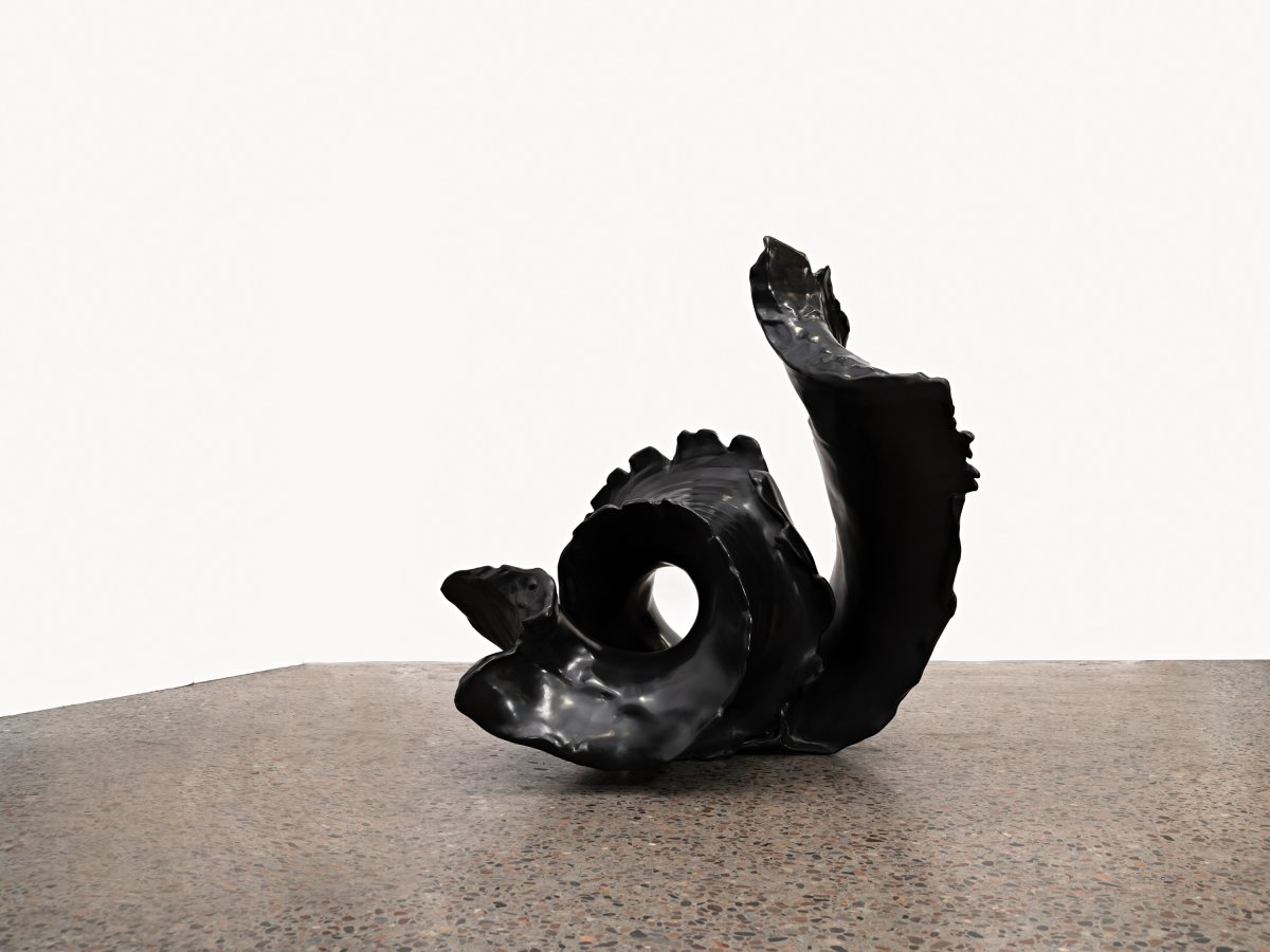 Lynda Benglis, Black Widow, 2021