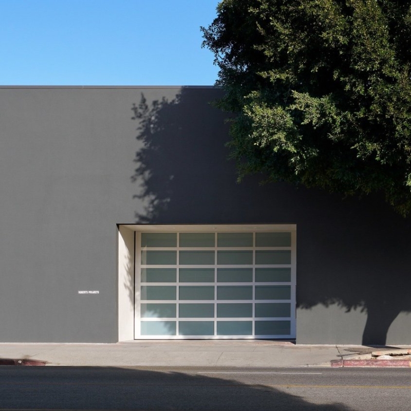 Brenna Youngblood: R.A..D...I..O. @Roberts Projects, Los Angeles  - GalleriesNow.net 
