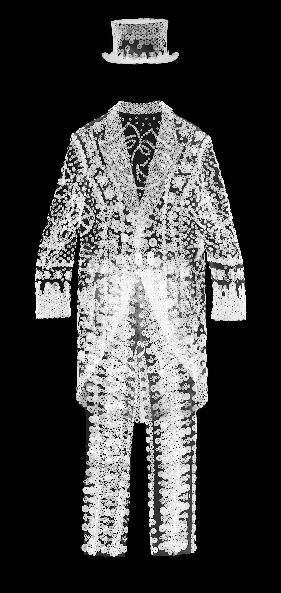 Nick Veasey, Pearly King, 2023