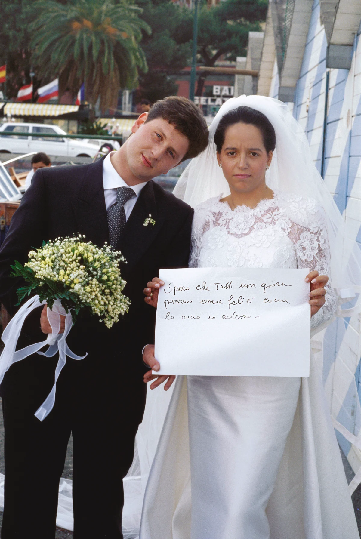 Gillian Wearing, Signs that say what you want them to say and not Signs that say what someone else wants you to say (Spero che tutti un giorno possano essere felici come lo sono io adesso), 1994/2024