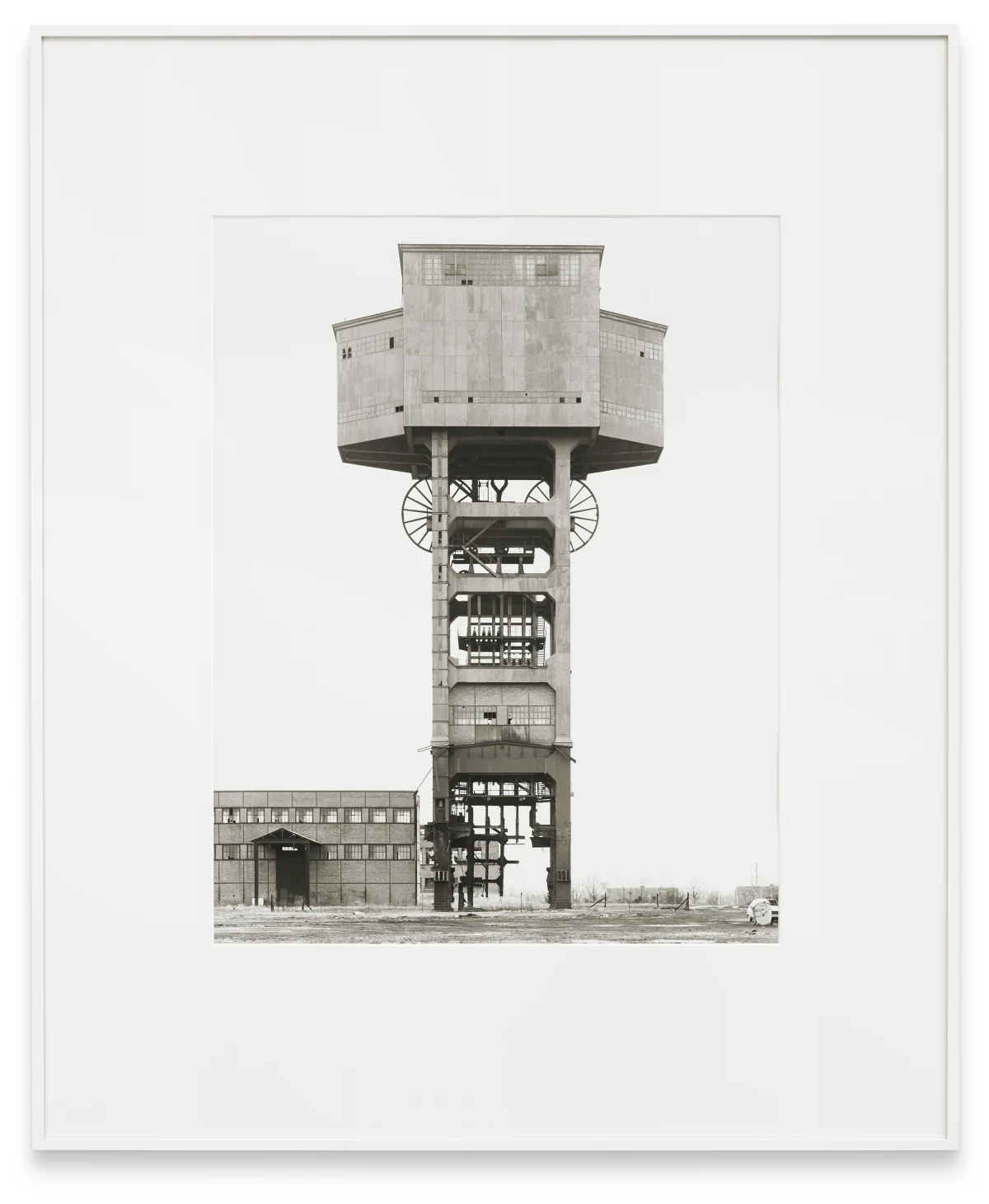 Bernd & Hilla Becher, Winding Tower, Siège de Folschviller, F, 1987