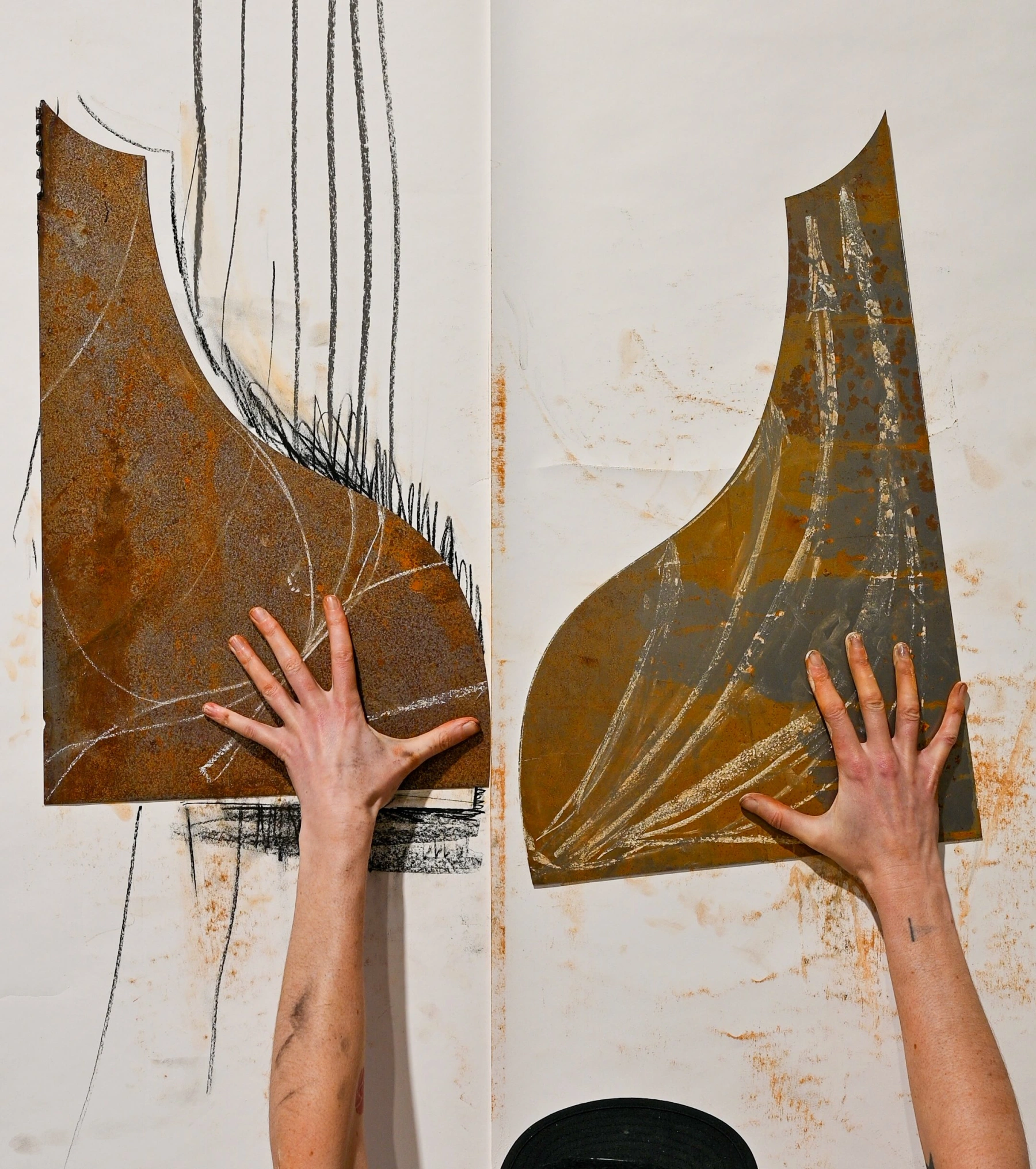 Image for Ro Robertson: Holder Up, at Maximillian William