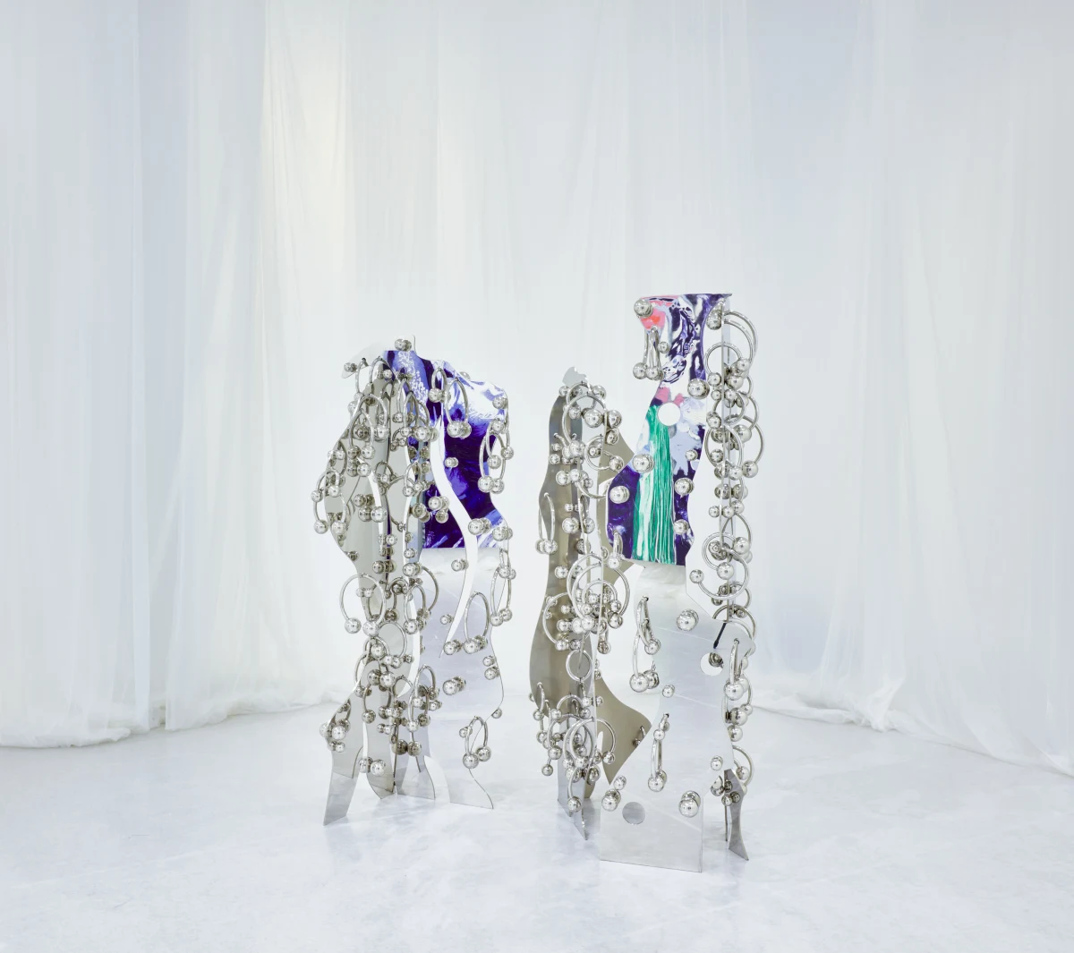 Donna Huanca, DEIMATIC BEHAVIOUR (GANG MEETING), 2023