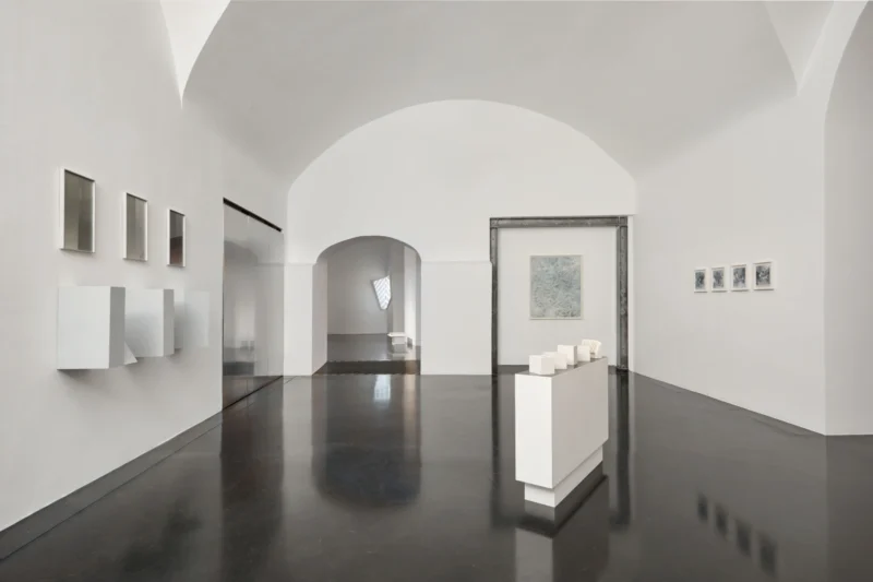 Installation shot from Atto 3/3: Nello Spazio, @ Bigaignon