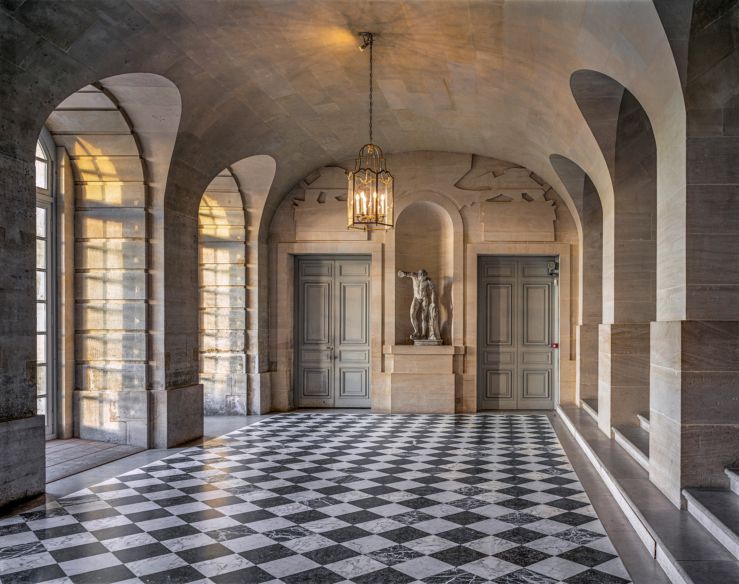 Robert Polidori, Faune cymbalier MV 7977, by Giovanni-Battista Foggini, 1636, Galerie Basse, (51) CCE.01.041, Corps Central - RDC, Versailles, 2006