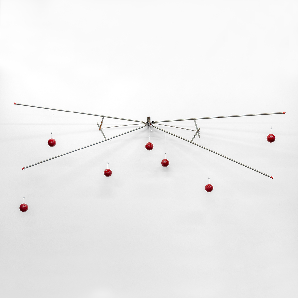 Andreas Slominski, Falle für Apfelmadenfliegen, 2004