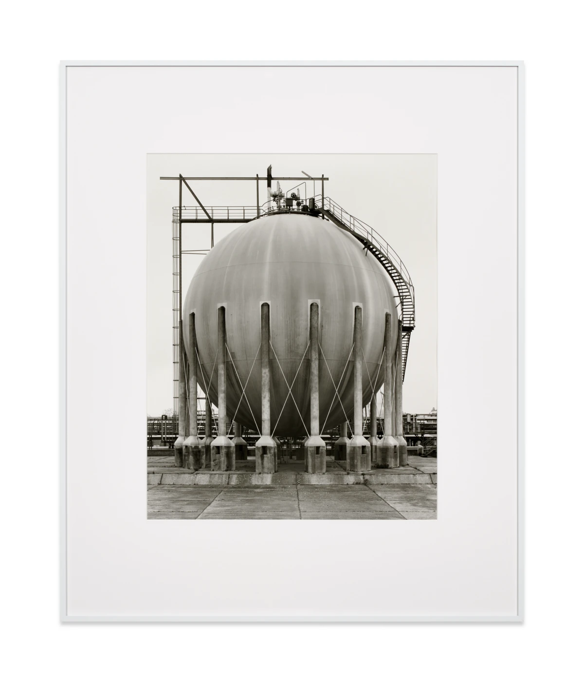 Bernd & Hilla Becher, GasTank, Wesseling, D, 1992