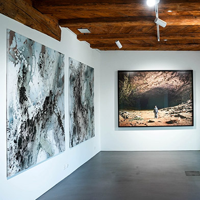 Image from Marina Abramović and M&aacute;rta Kucsora: After Attention, at Helvetika 1575