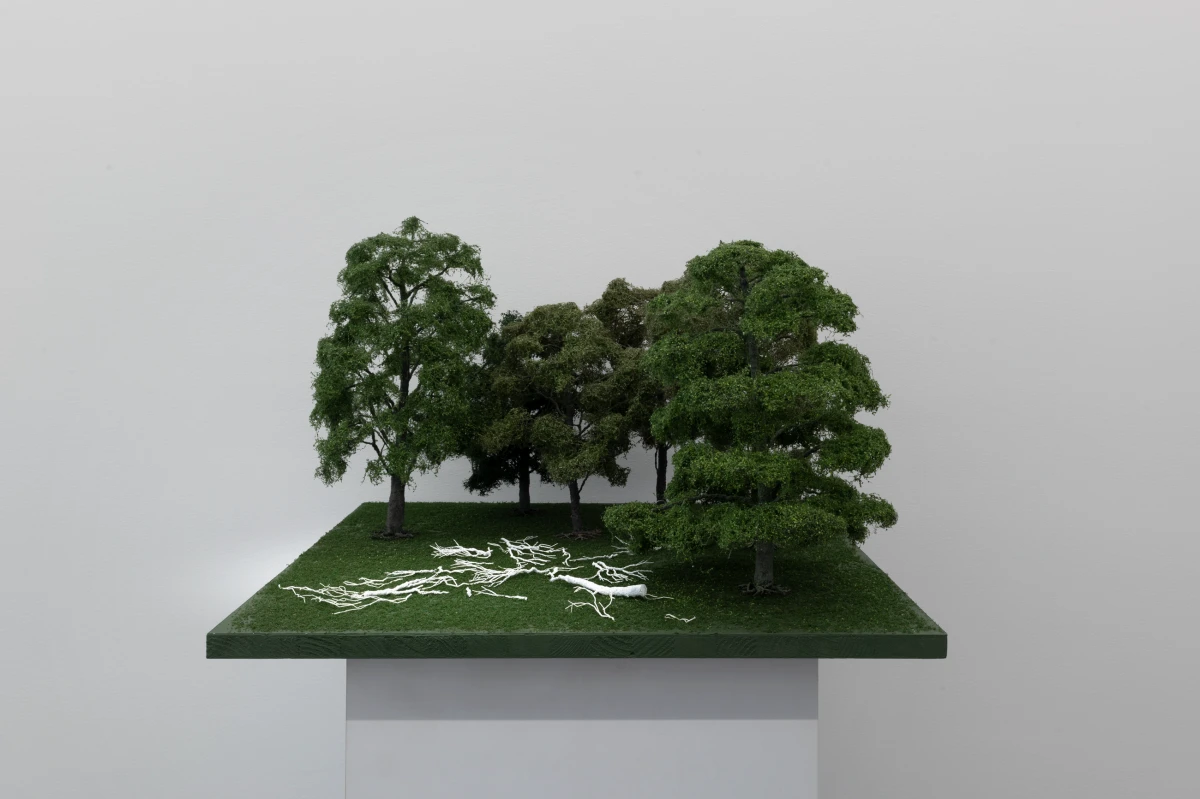 Isa Genzken, Lighted Branches, 2004