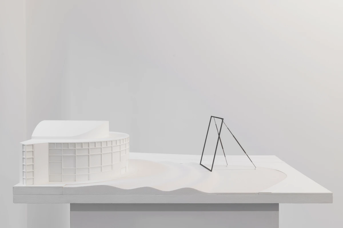 Isa Genzken, Spiegel (Mirror), 1992