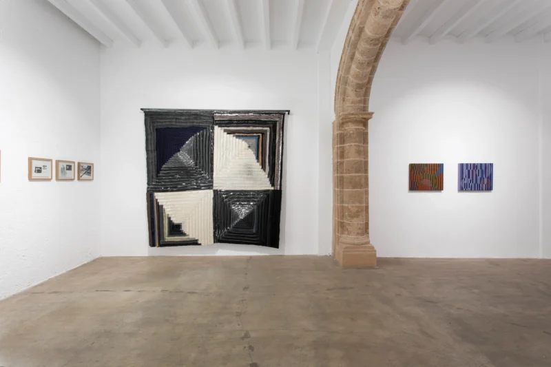 Installation shot from Tirar del Hilo, @ Baró Galeria