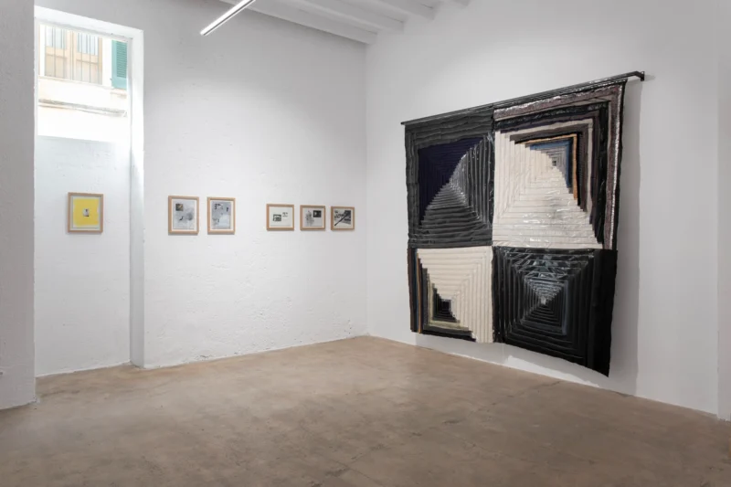 Installation shot from Tirar del Hilo, @ Baró Galeria