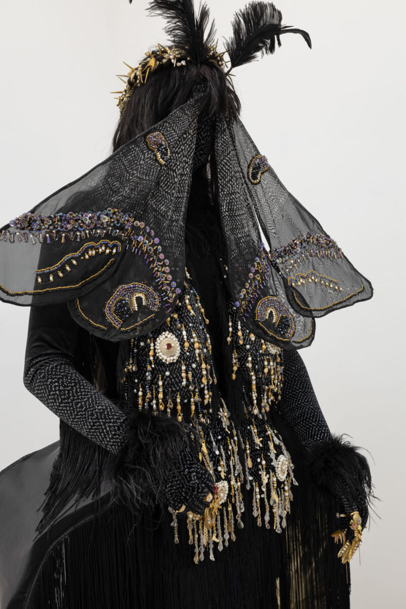 Installation shot from Alan Hernández: Manos de hierro en guantes de terciopelo, @ No Man’s Art Gallery