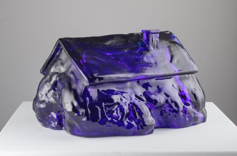 Erwin Wurm, Ice House (purple), 2022