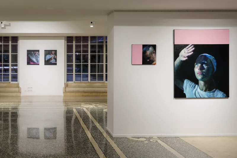 Installation shot from François Bard: Un soleil immense, @ Opera Gallery
