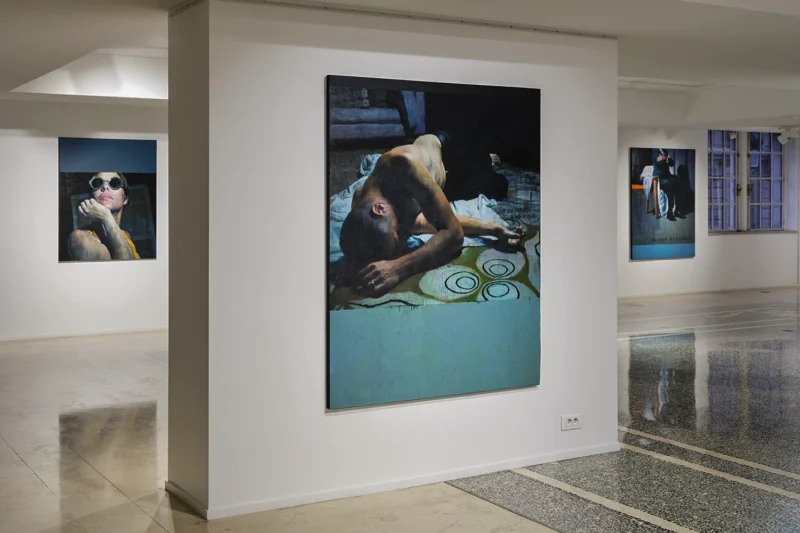 Installation shot from François Bard: Un soleil immense, @ Opera Gallery